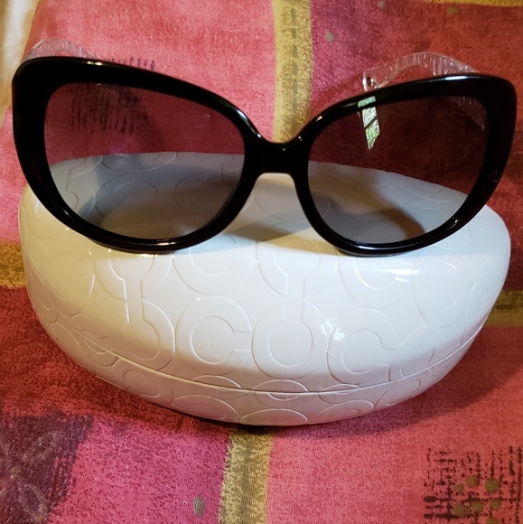 2 pairs of  Authentic Coach sunglasses - Picture 1 of 8